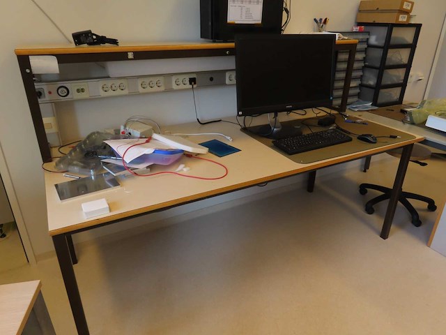 Laboratoriumtafel (4x) - afbeelding 3 van  7