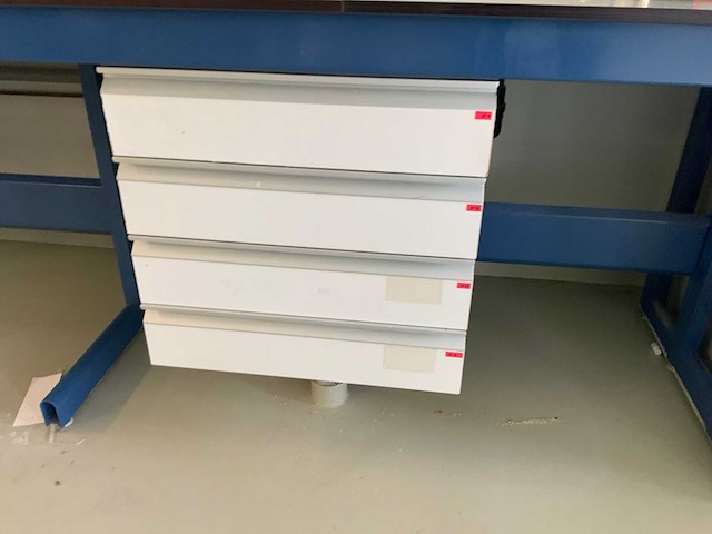 Laboratoriumtafel en spoeltafel - afbeelding 1 van  7