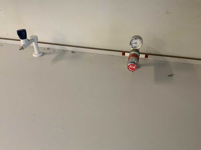 Laboratoriumtafel en spoeltafel - afbeelding 2 van  7