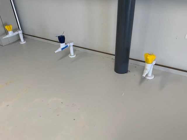 Laboratoriumtafel en spoeltafel - afbeelding 3 van  7