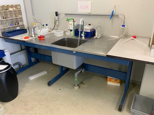 Laboratoriumtafel en spoeltafel - afbeelding 4 van  7