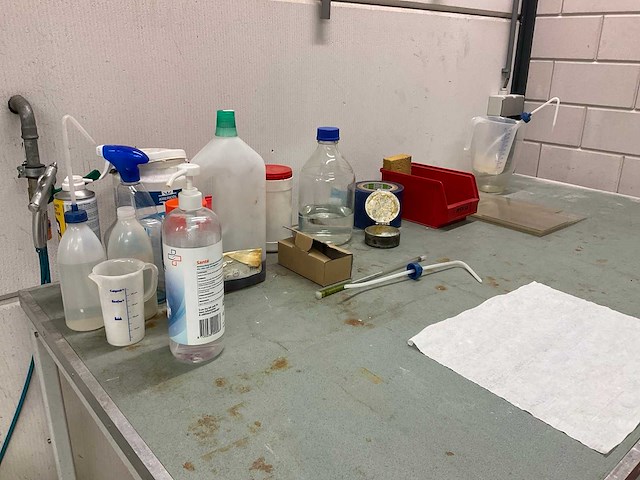 Laboratoriumtafel - afbeelding 3 van  3