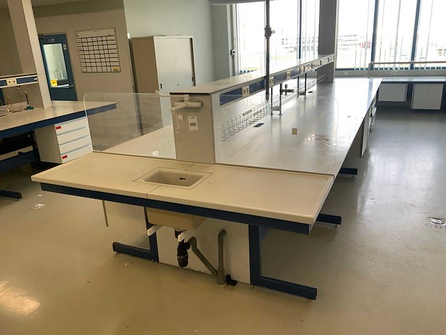 Laboratoriumtafel - afbeelding 2 van  4