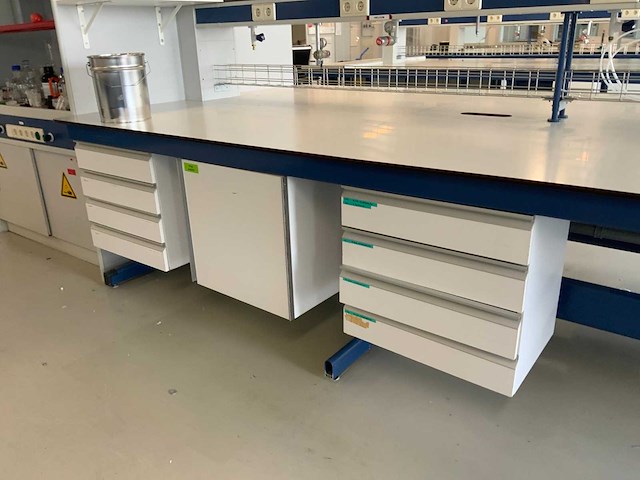 Laboratoriumtafel - afbeelding 6 van  6