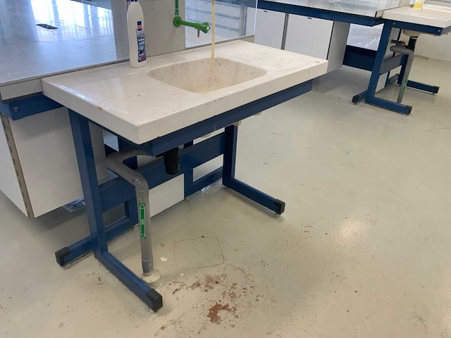 Laboratoriumtafel - afbeelding 3 van  6