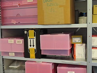 Laboratoriumtoebehoren met rek - afbeelding 4 van  10