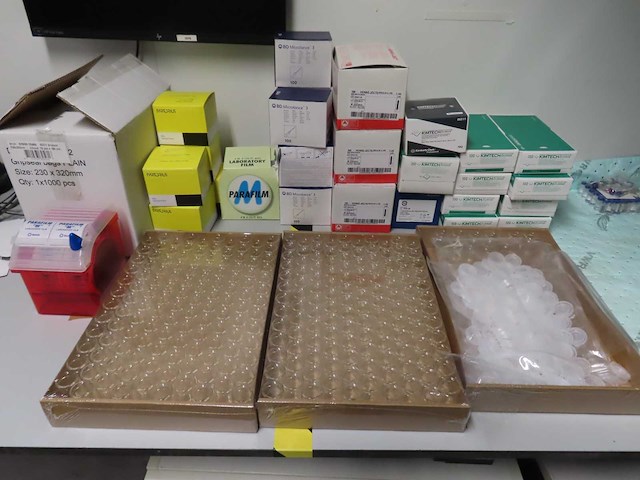 Laboratoriumtoebehoren - afbeelding 1 van  8