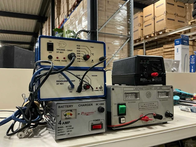 Laboratoriumvoeding/battery conditioner/battery charger/soldeer&desoldeer unit (5x) - afbeelding 1 van  3
