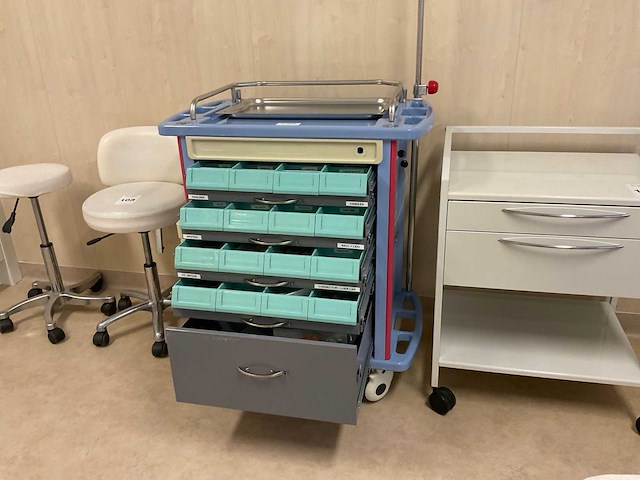 Laboratoriumwagen - afbeelding 1 van  8