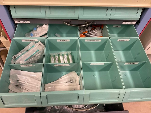 Laboratoriumwagen - afbeelding 5 van  8