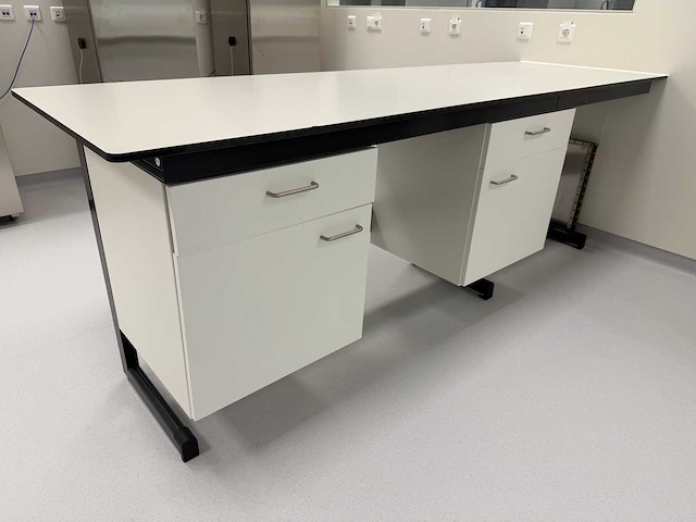Laboratoriumwerkbank (2x) - afbeelding 2 van  3