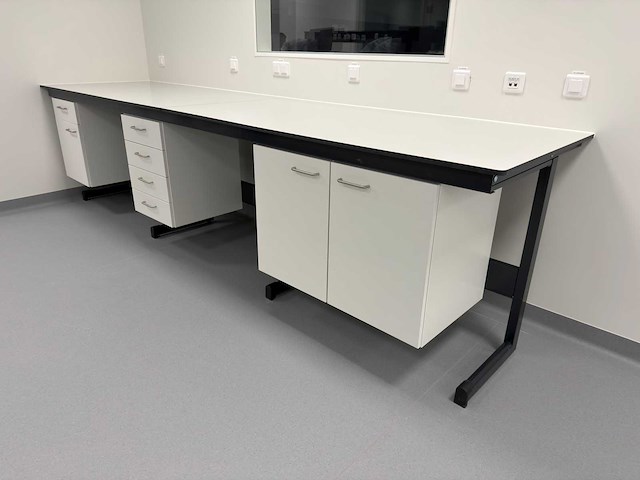 Laboratoriumwerkbank - afbeelding 1 van  5
