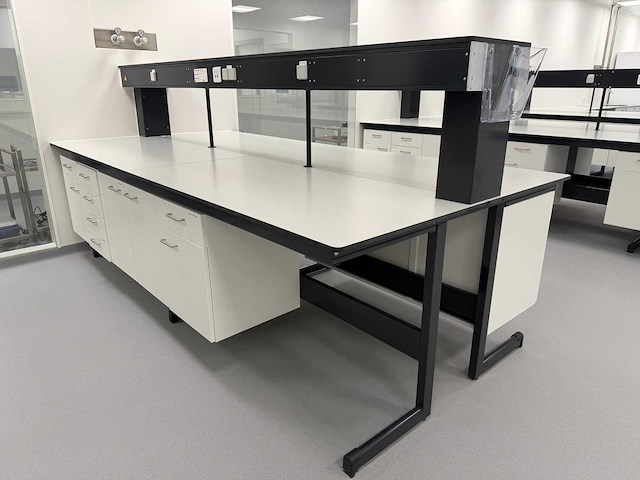 Laboratoriumwerkbank - afbeelding 2 van  2