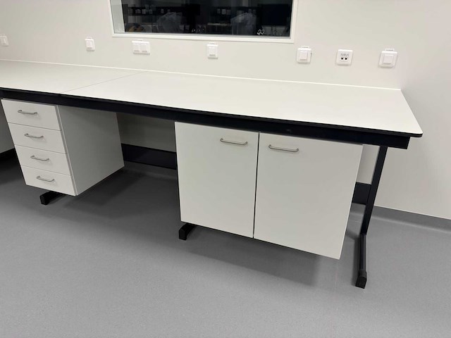 Laboratoriumwerkbank - afbeelding 3 van  5
