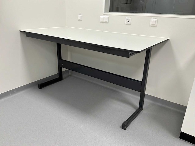 Laboratoriumwerkbank - afbeelding 5 van  5