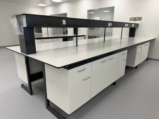 Laboratoriumwerkbank - afbeelding 1 van  2