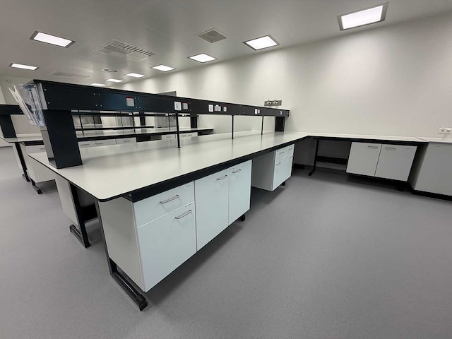 Laboratoriumwerkbank - afbeelding 1 van  3