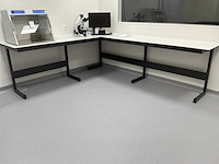 Laboratoriumwerktafel (2x) - afbeelding 1 van  2