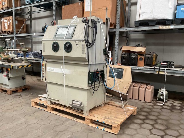 Laborex i200 kvs zandstraalmachine - afbeelding 5 van  9
