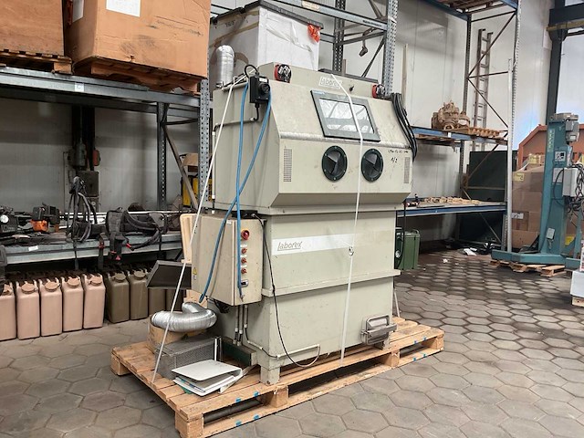 Laborex i200 kvs zandstraalmachine - afbeelding 6 van  9