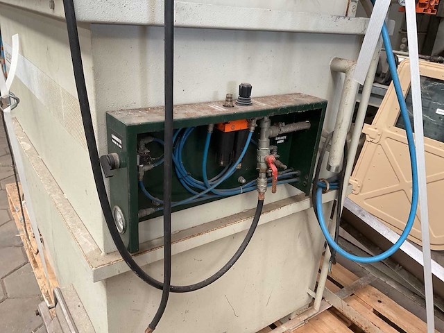 Laborex i200 kvs zandstraalmachine - afbeelding 8 van  9