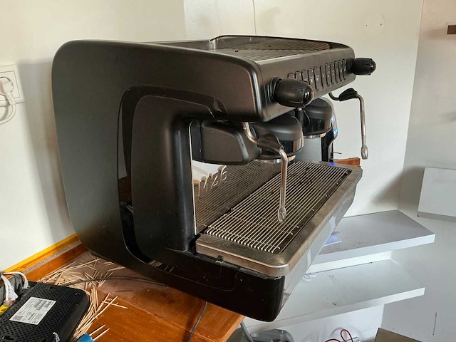 Lacimbali m26 koffiemachine met bonen maler - afbeelding 7 van  9