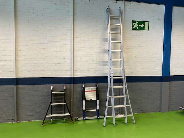 Ladder (3x) - afbeelding 1 van  6