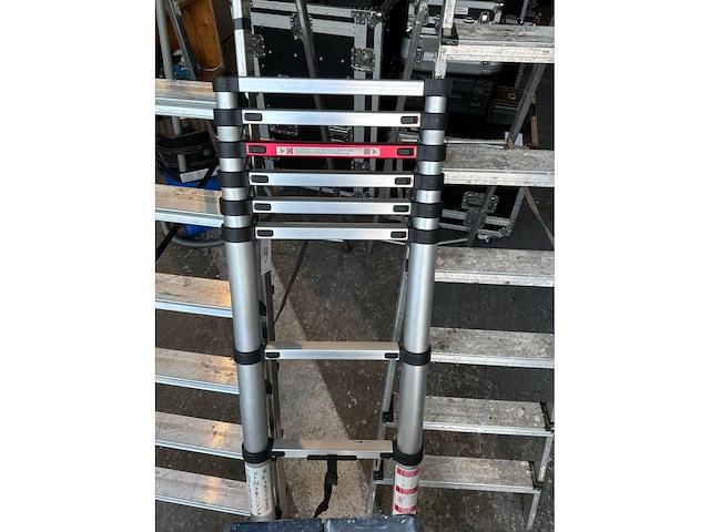 Ladder en trap (4x) - afbeelding 3 van  3