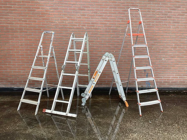 Ladder en trap (4x) - afbeelding 1 van  1