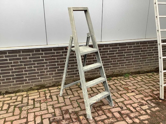 Ladder en trap - afbeelding 2 van  2