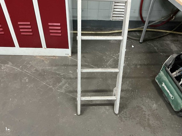 Ladder - afbeelding 3 van  3