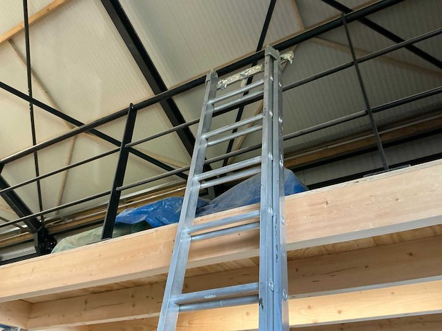 Ladder - afbeelding 2 van  2