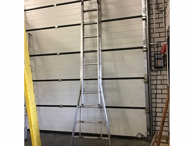 Ladder - afbeelding 2 van  3