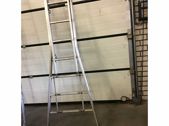 Ladder - afbeelding 3 van  3