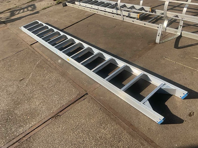 Ladder - afbeelding 1 van  4