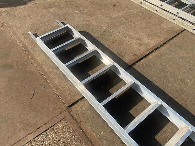 Ladder - afbeelding 3 van  4