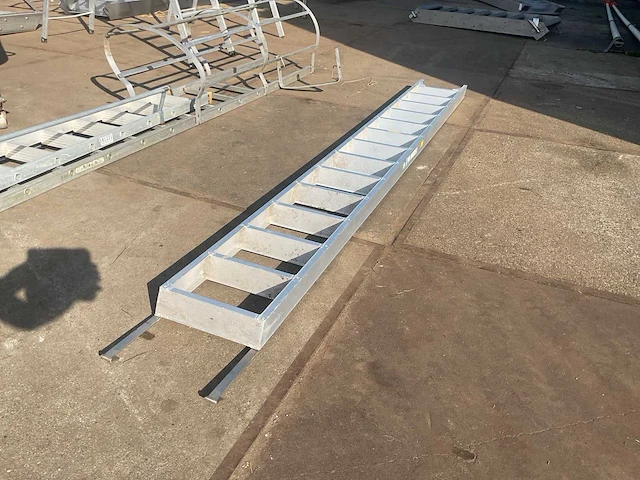 Ladder - afbeelding 4 van  4
