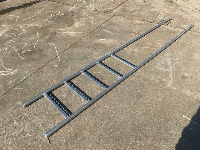 Ladder - afbeelding 1 van  4