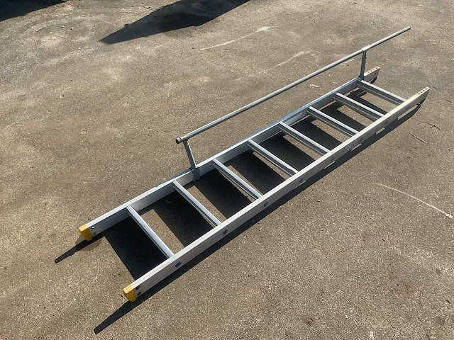 Ladder - afbeelding 2 van  2