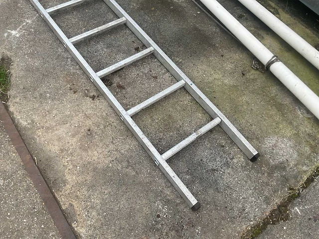Ladder - afbeelding 1 van  3