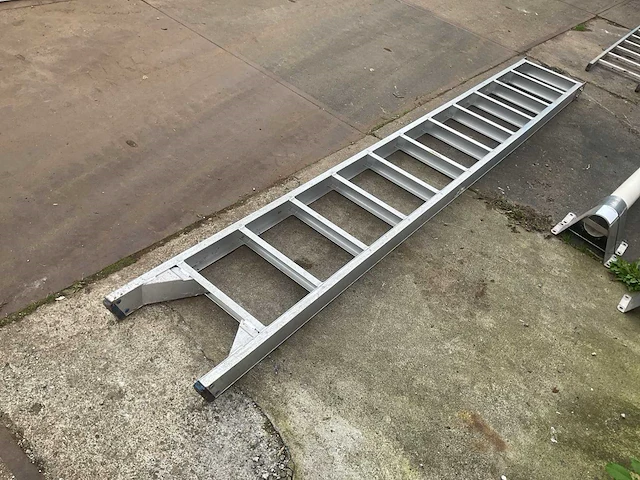 Ladder - afbeelding 2 van  2