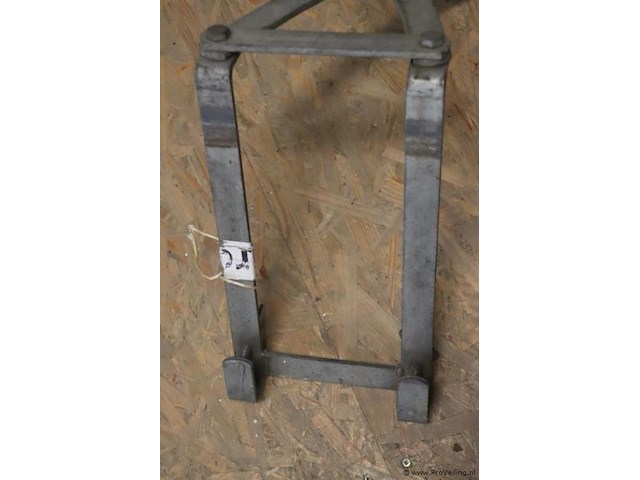 Ladderafhouder met wielen - afbeelding 2 van  5