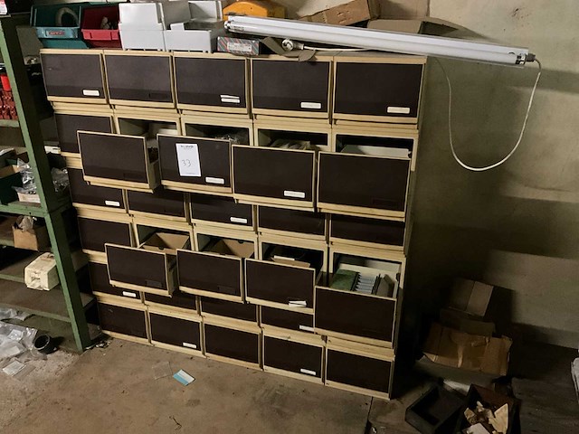 Ladekast (3x) - afbeelding 1 van  8