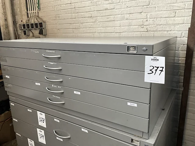 Ladekast incl. inhoud diverse boren - afbeelding 1 van  9