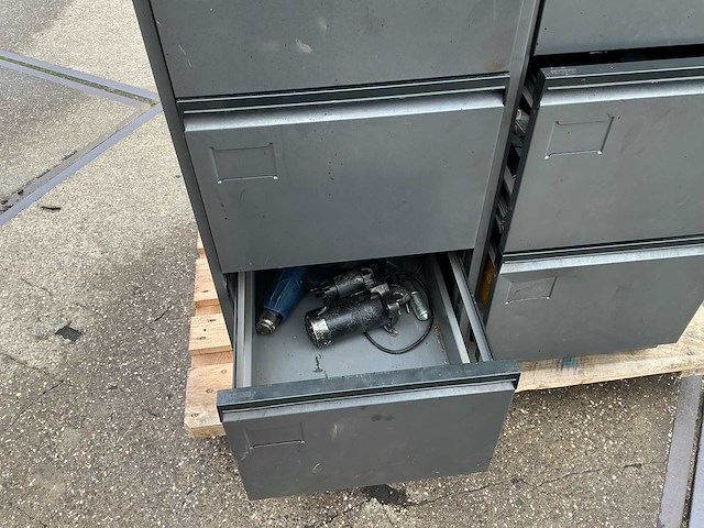 Ladekast met div. inhoud - afbeelding 7 van  13