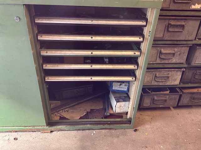 Ladekast met inhoud - afbeelding 4 van  12