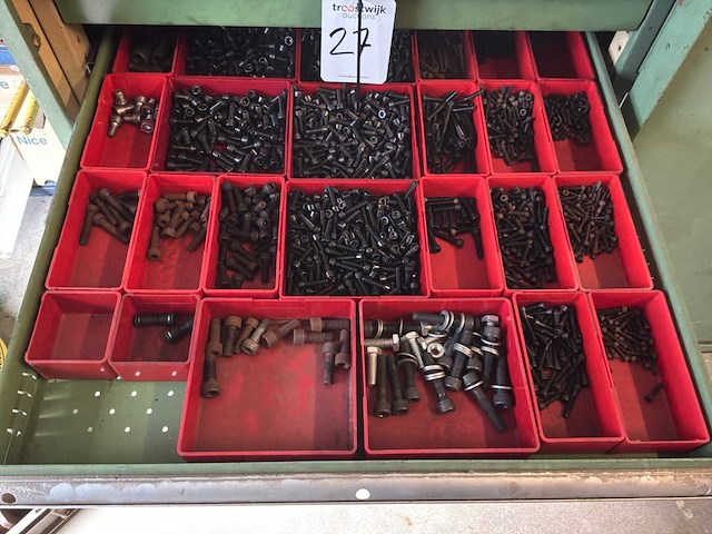 Ladekast met inhoud - afbeelding 11 van  12