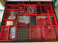 Ladekast met inhoud - afbeelding 12 van  12