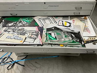 Ladenkast inclusief pakking sets en sticker sets diverse onderdelen (2x) - afbeelding 5 van  8