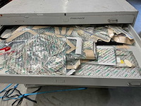 Ladenkast inclusief pakking sets en sticker sets diverse onderdelen (2x) - afbeelding 6 van  8